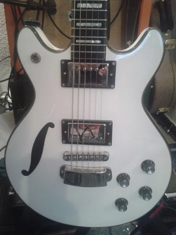 hagstromdeuce2.webp