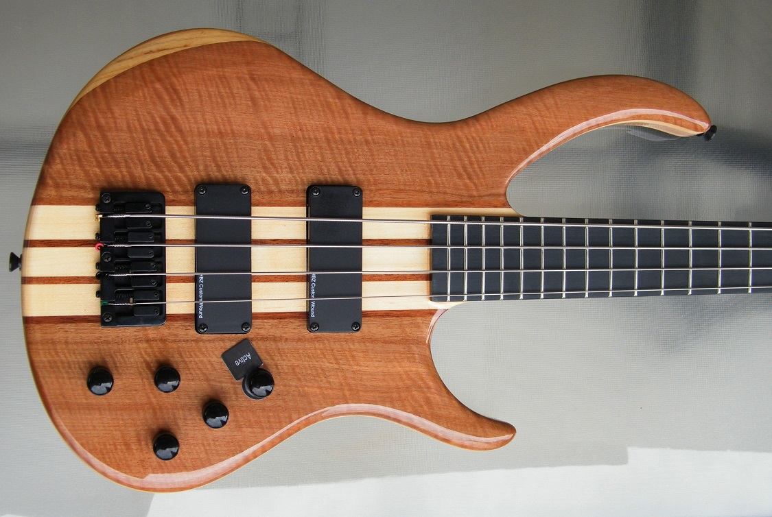 Harley Benton BZ-4000 NT (2) klein.jpg