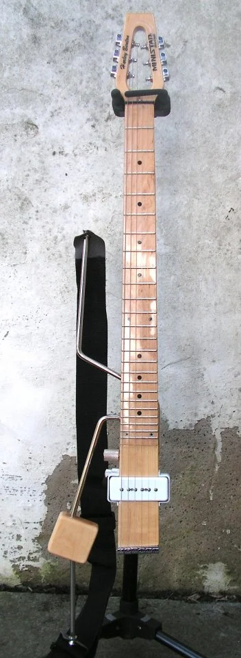 Harley Benton Mini Star Rokstar 2012.jpg