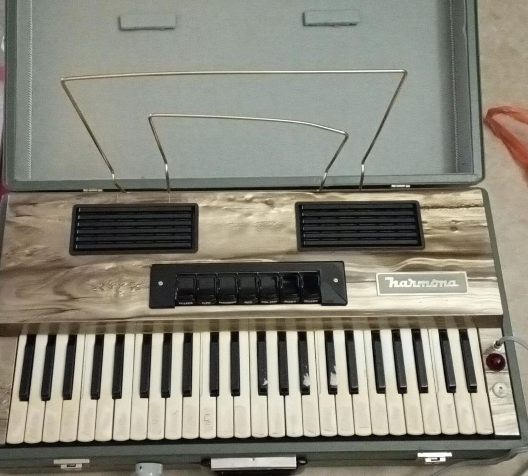 Kennt jemand Harmona elektrisches Harmonium Musiker Board