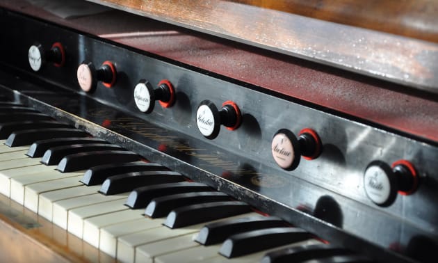 harmonium.jpg
