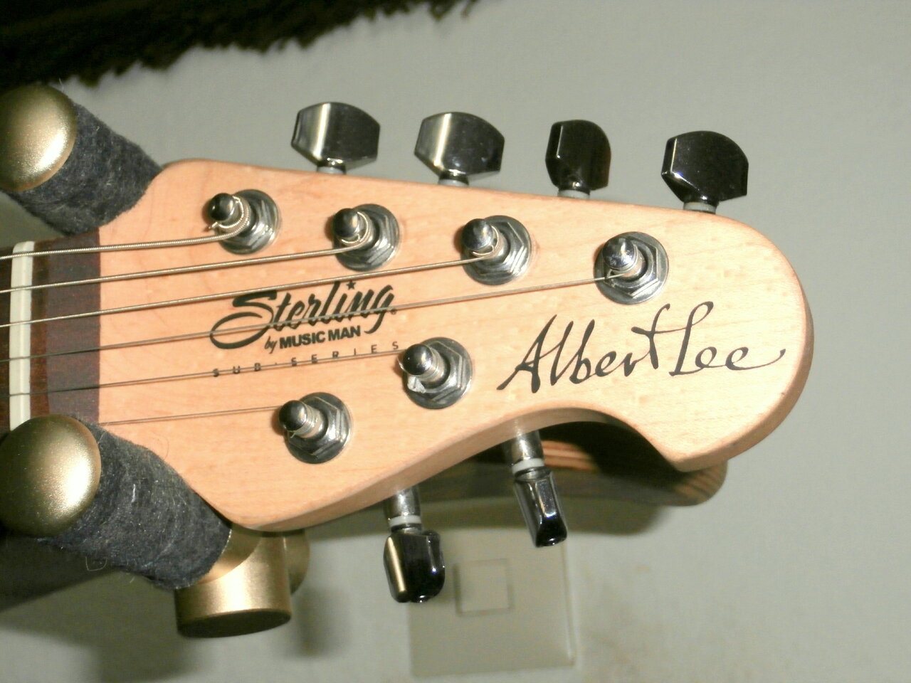 headstock albert lee .JPG