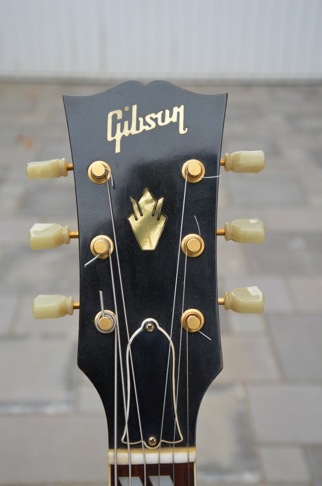 Headstock.jpg