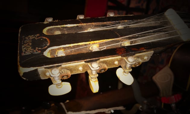 Headstock.jpg