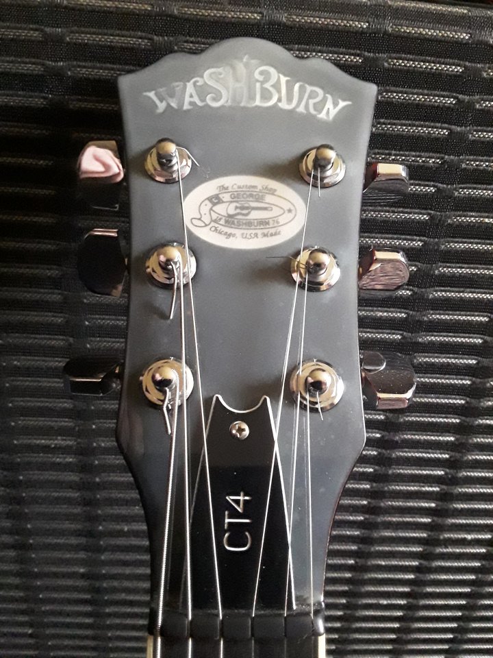 Headstock_c.jpg