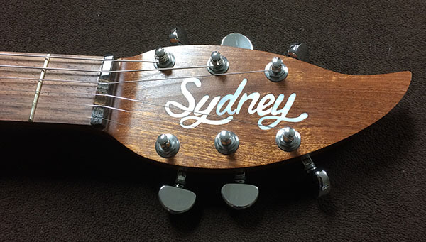 heart-guitar-complete-headstock.jpg