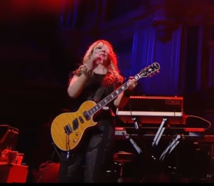HeartGuitar.jpg