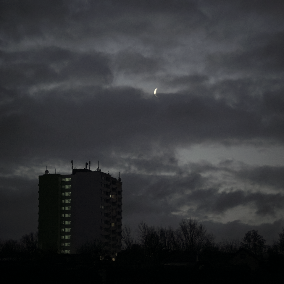 Hochhaus Mond.png
