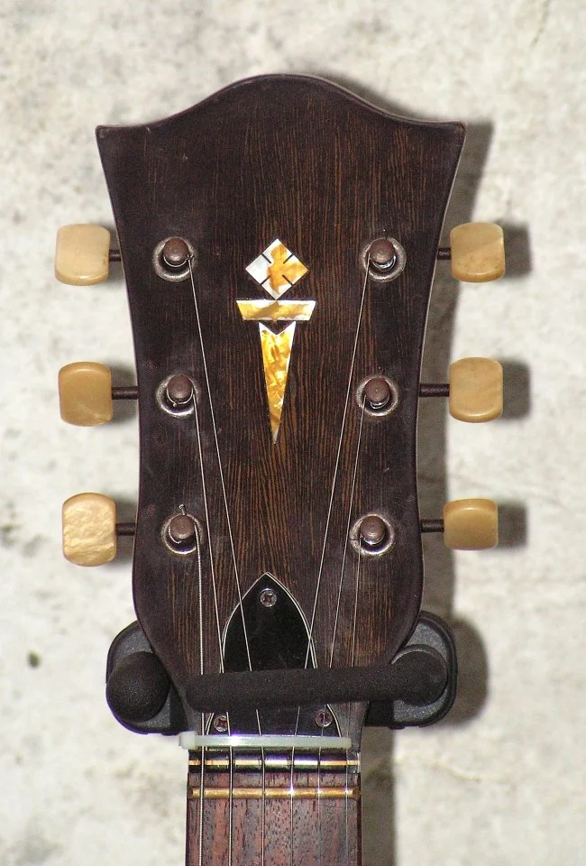 Höfner 4500 1969 head.webp