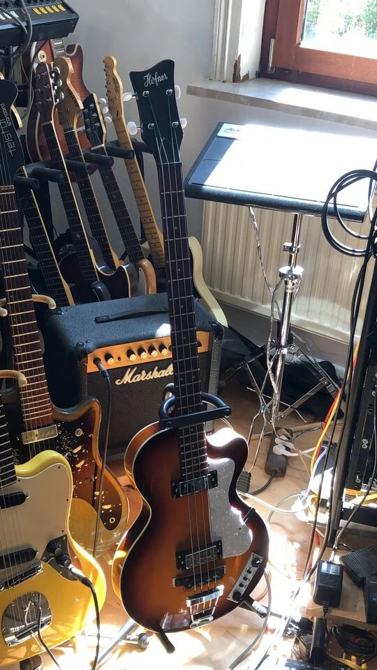 Höfner Club Bass Ignition SE Sunburst home.webp