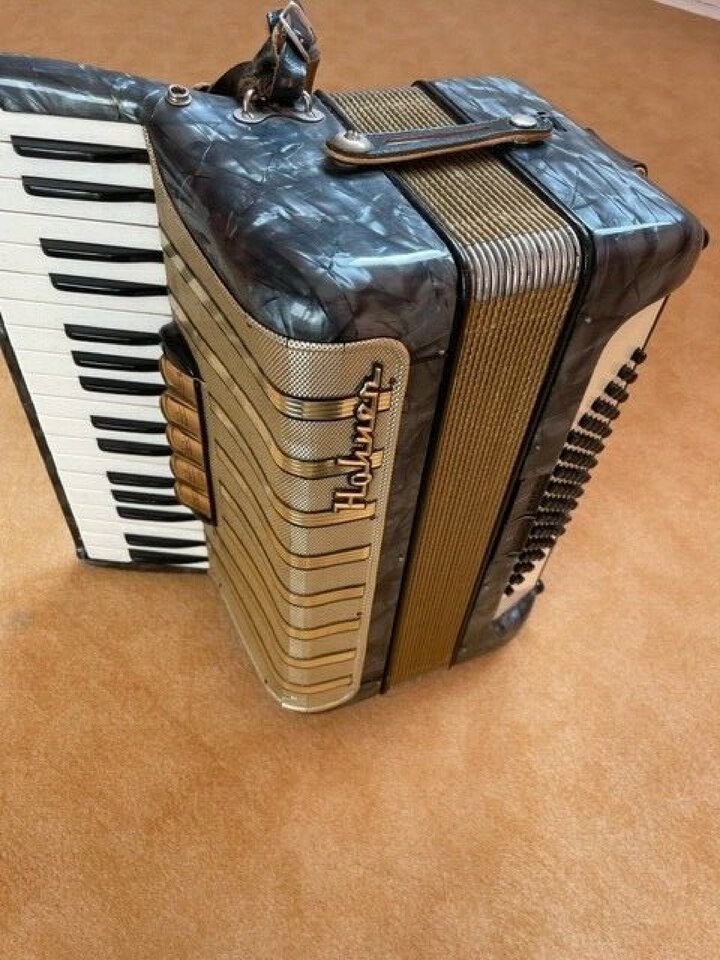 Hohner Conerto III GRAU.jpg