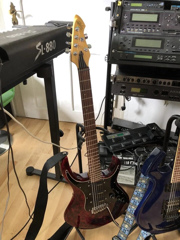 Hohner Revelation redmarble.webp