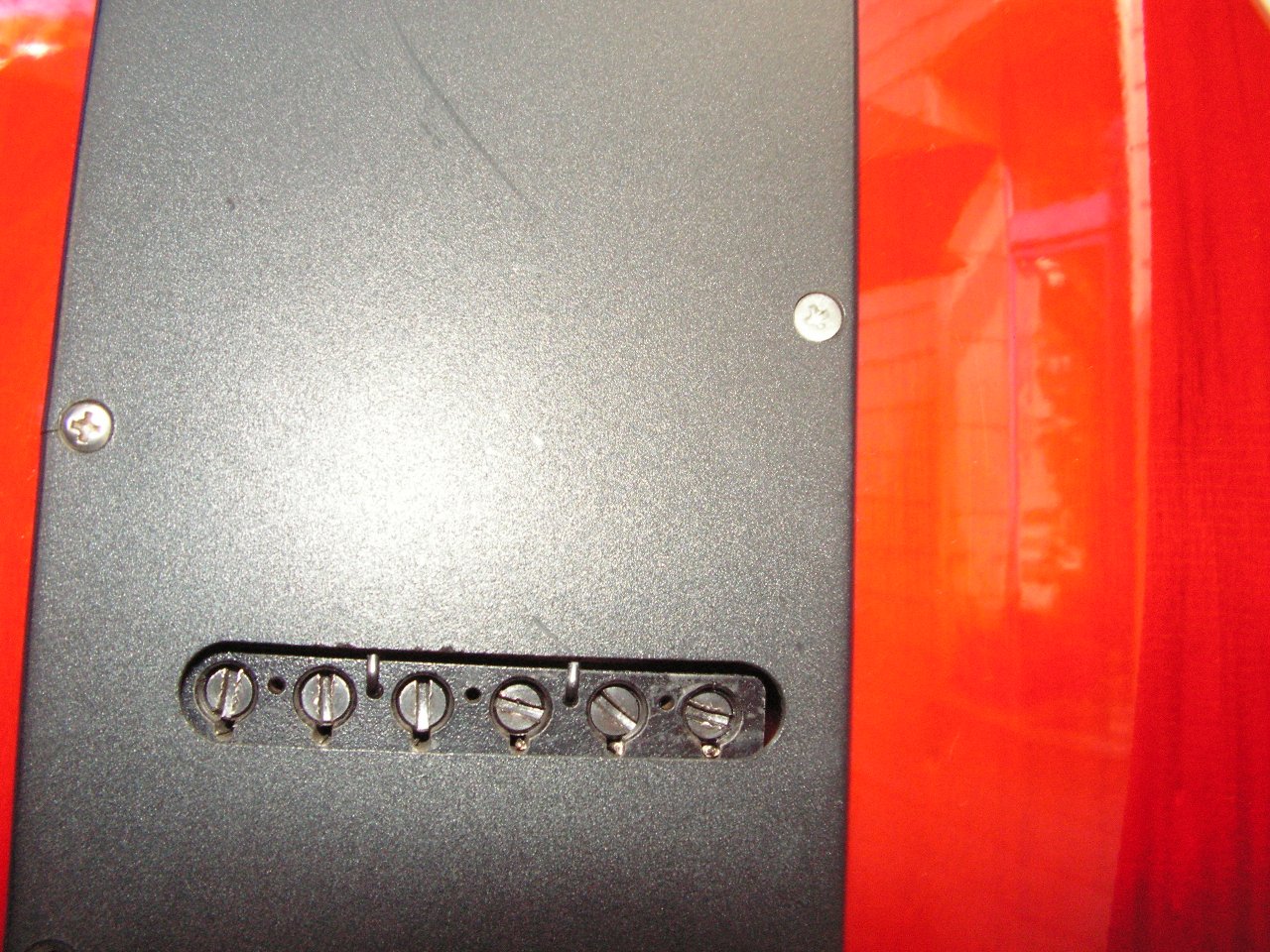 Hohner Revelation RTX 11 92 1283 Transparent Red block back.jpg