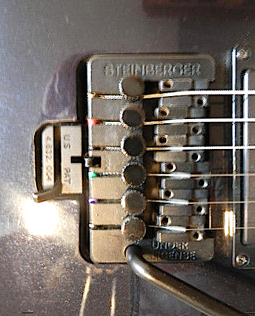 Hohner ST Lynx 1990 vibrato.png