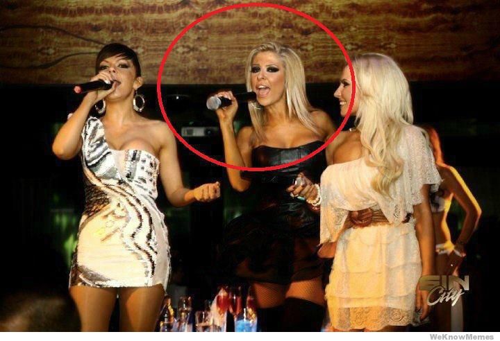holding-a-microphone-fail.jpg