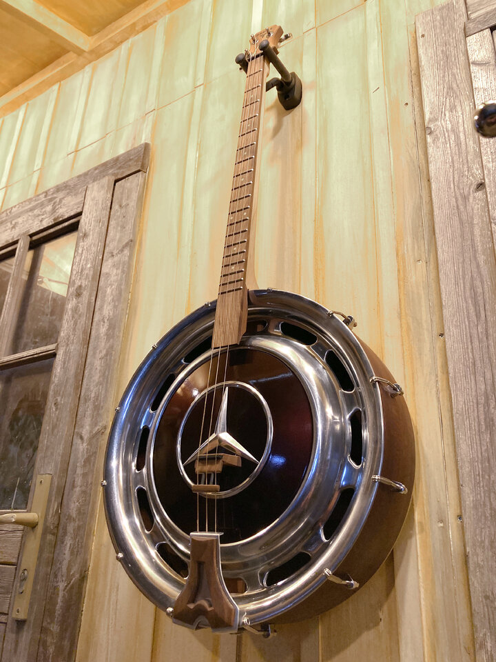 hubcap-guitar-mercedes-3saiter.jpg