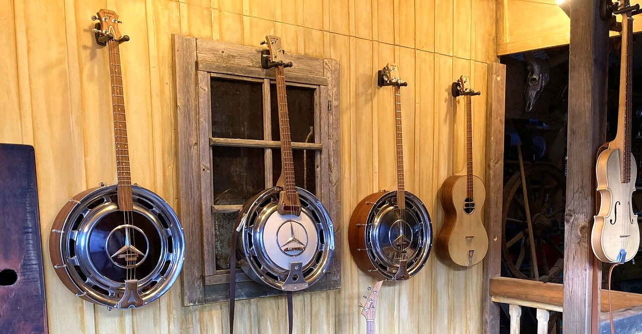 hubcap-guitars-mercedes.jpg