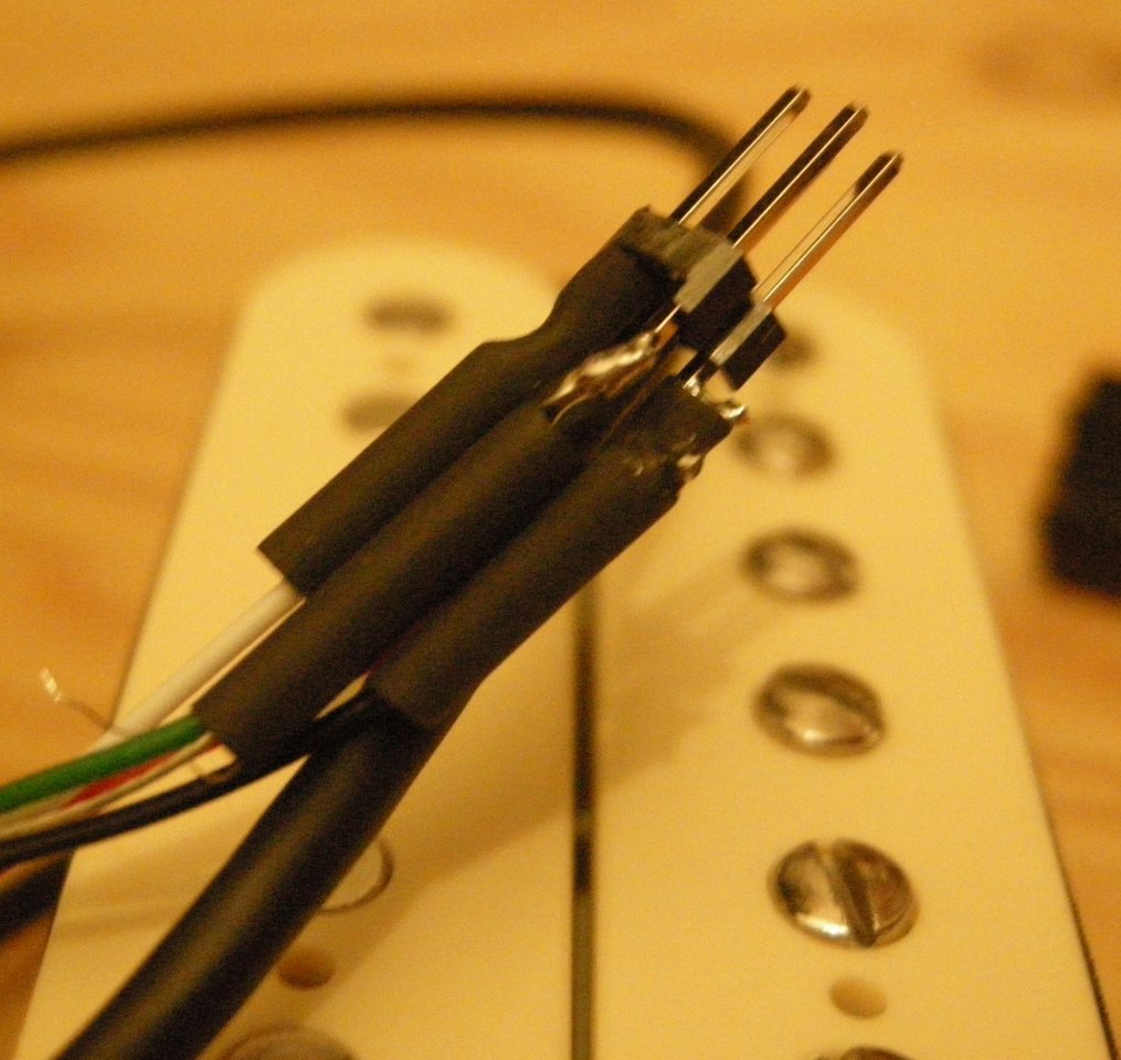 HumbuckerMale2Zoom.jpg