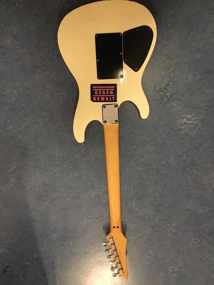 Ibanez_2.jpg