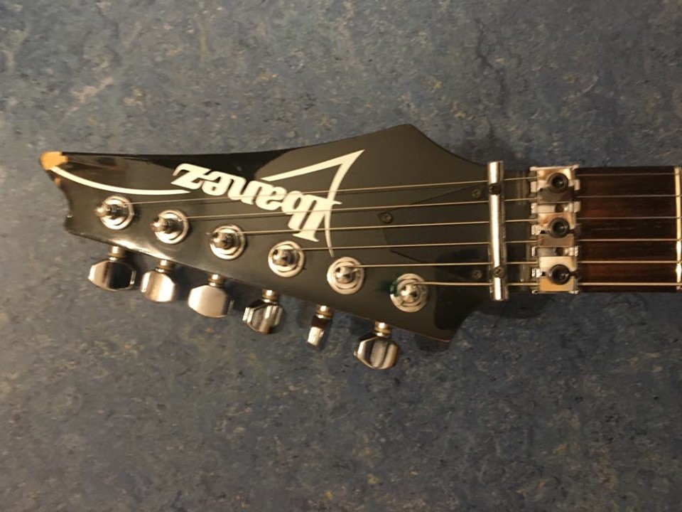 Ibanez_4.jpg