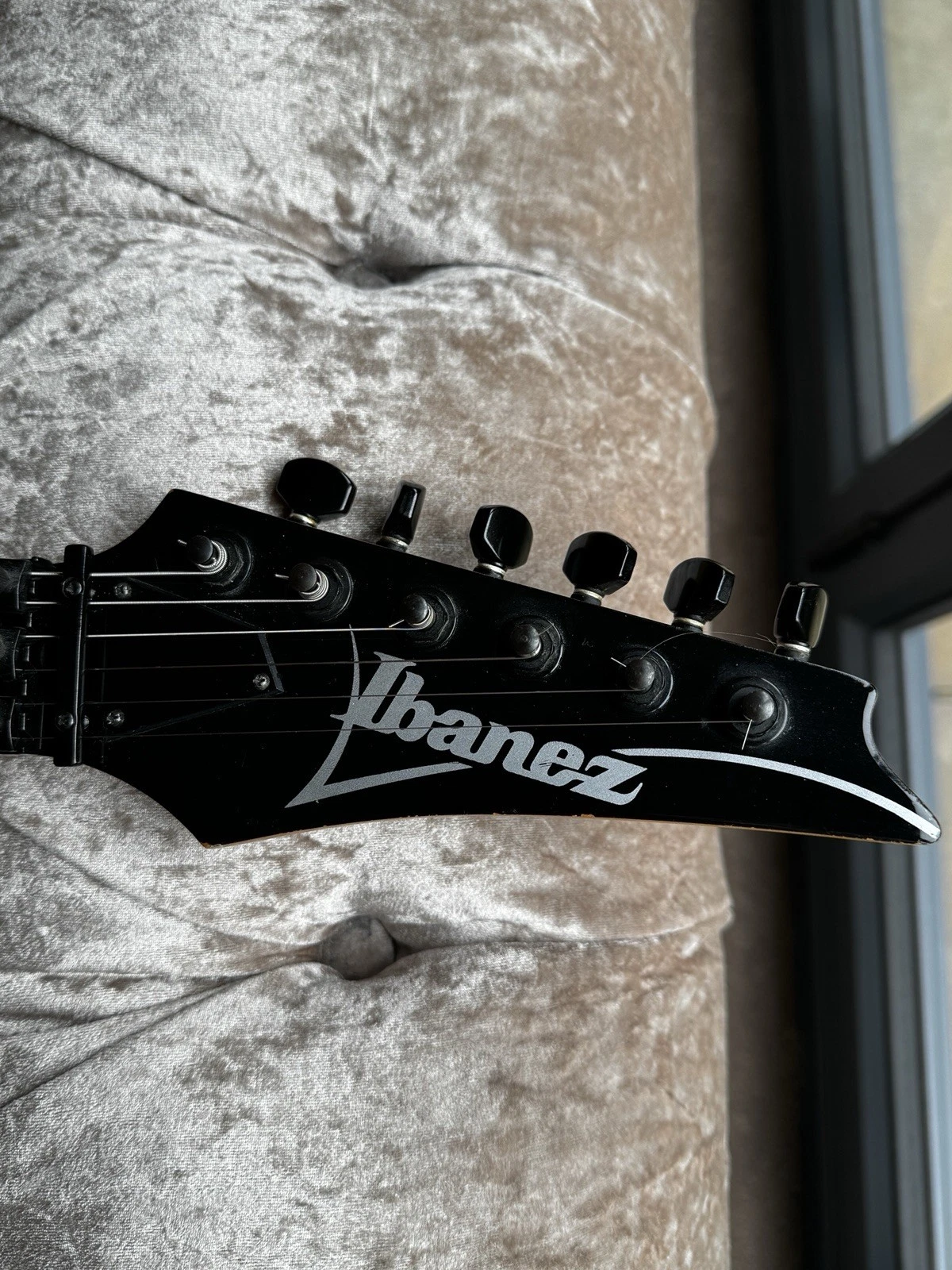 Ibanez_540R_modified_MIDI_SteveRothery_07.png