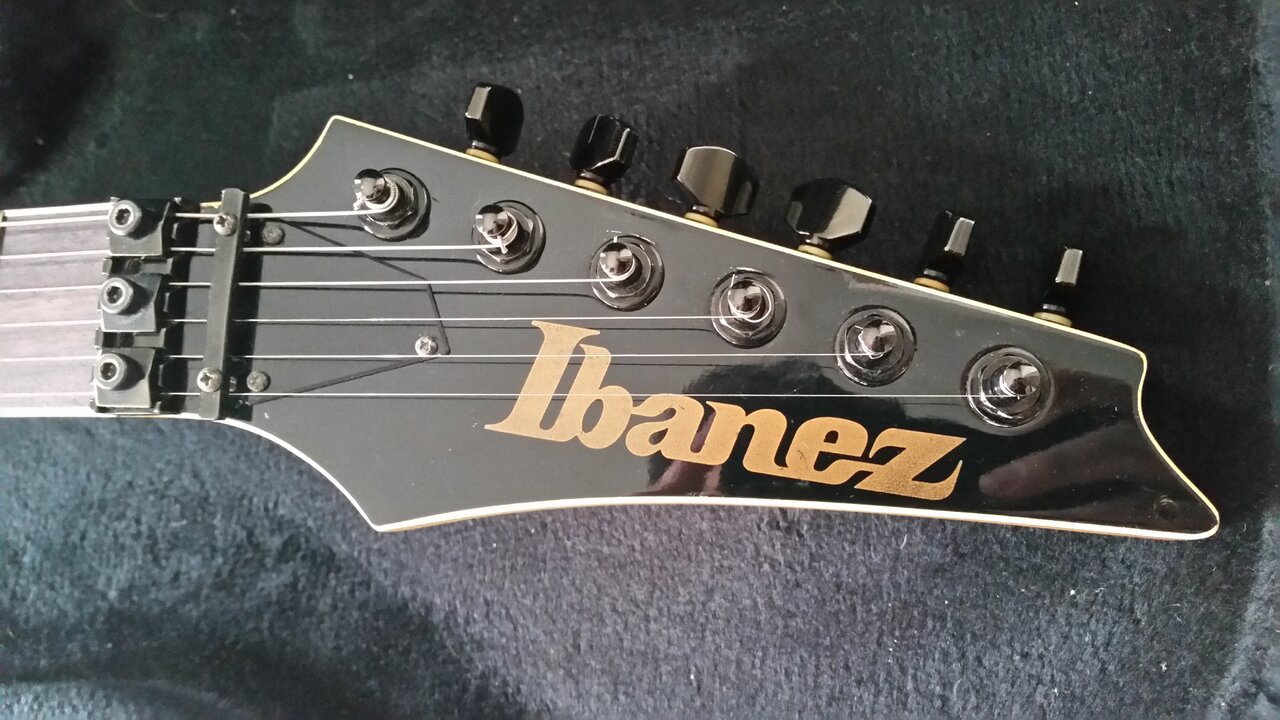Ibanez_JPM100_headstock.jpg