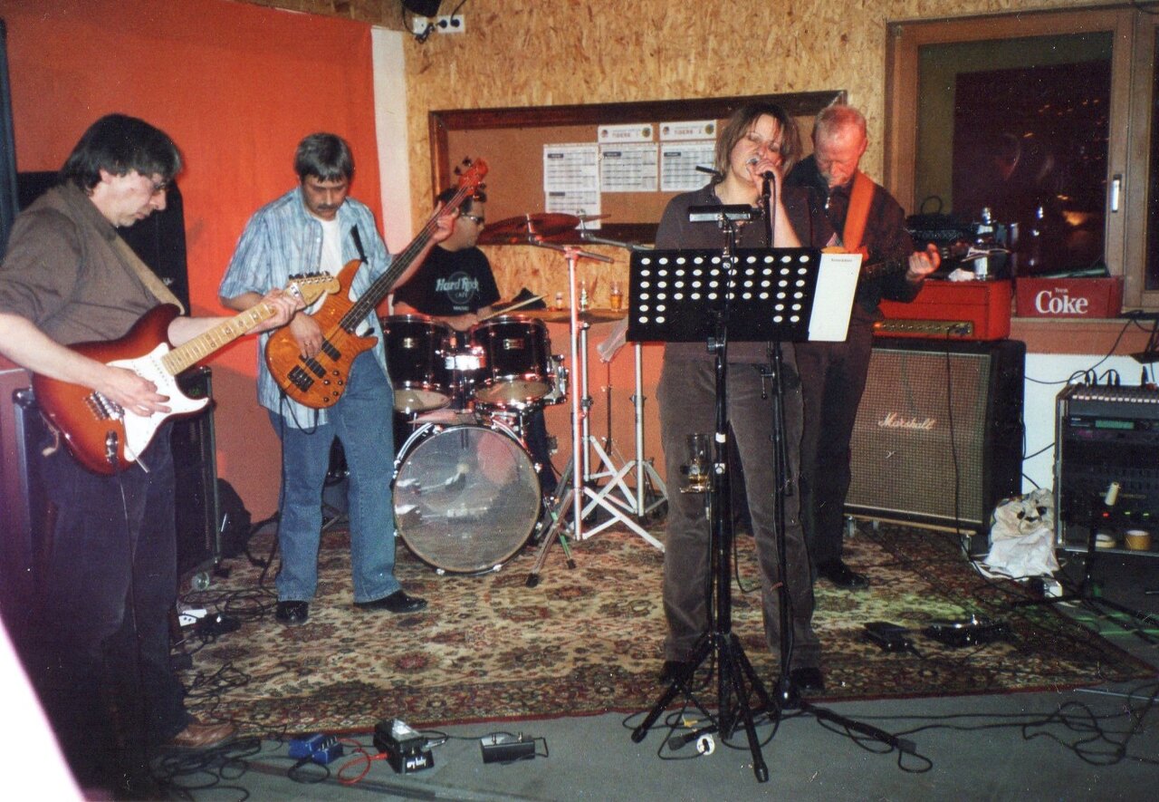 img011.jpg