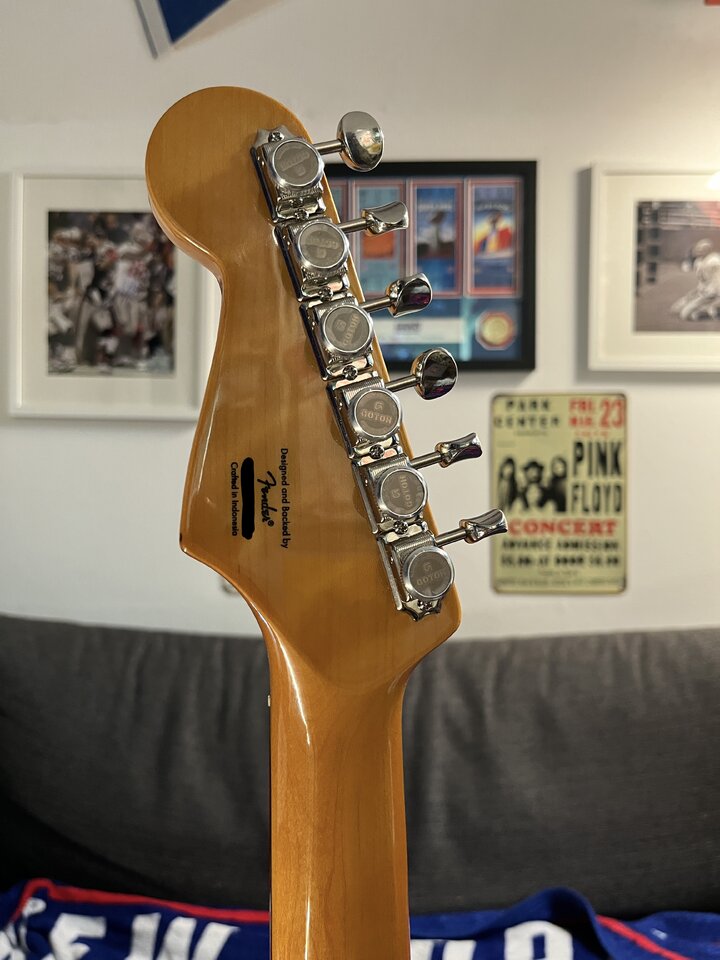 Squier CV Strat Headstock mit Gotoh Vintage Locking Tuners