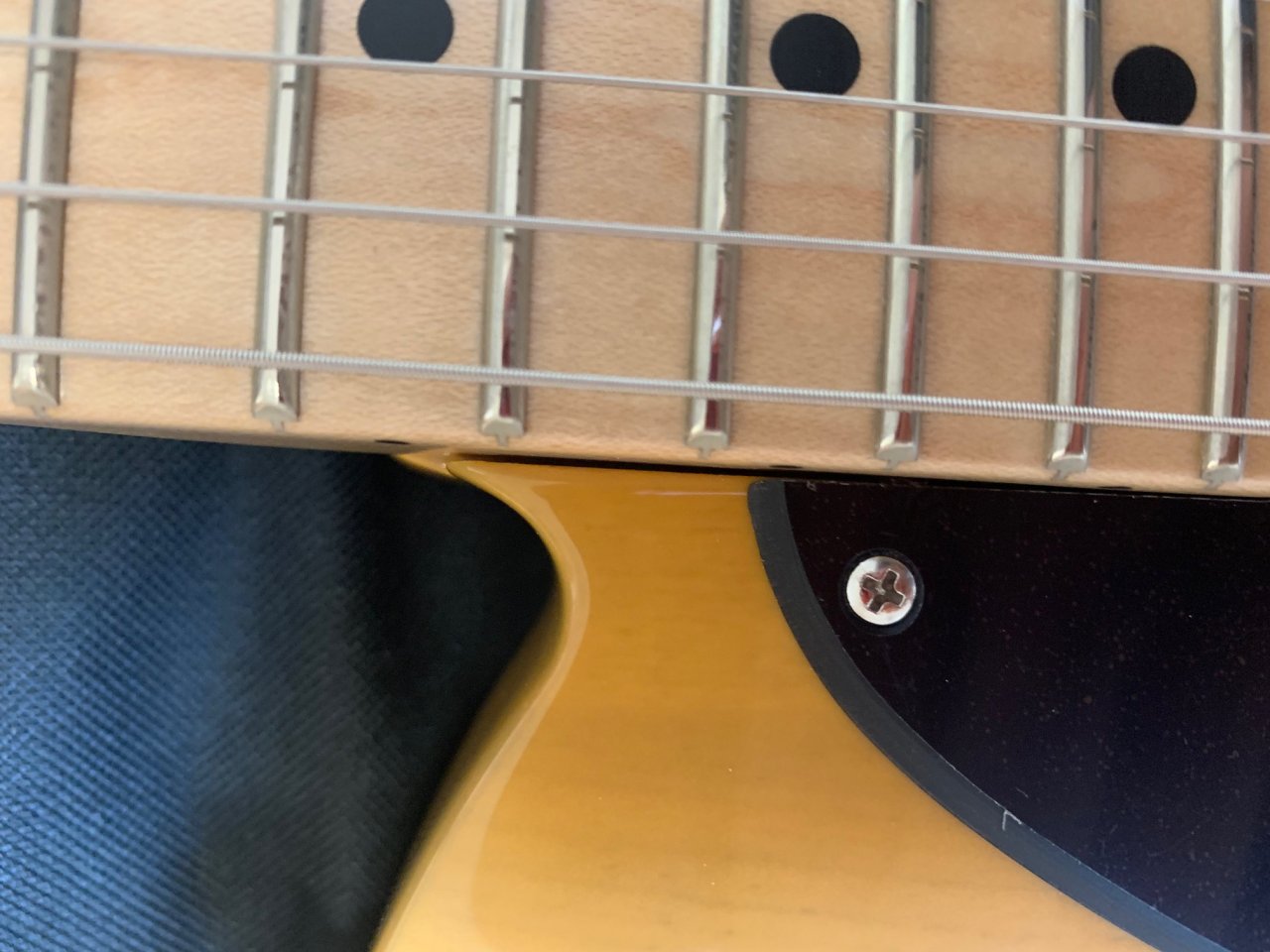 Spalt bei Griffbrett (Telecaster)