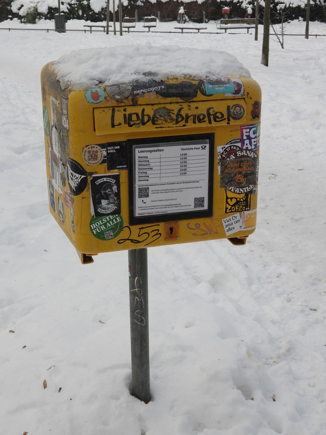 j snowy liebesbriefe - thadenstr. 11.1 1.jpg