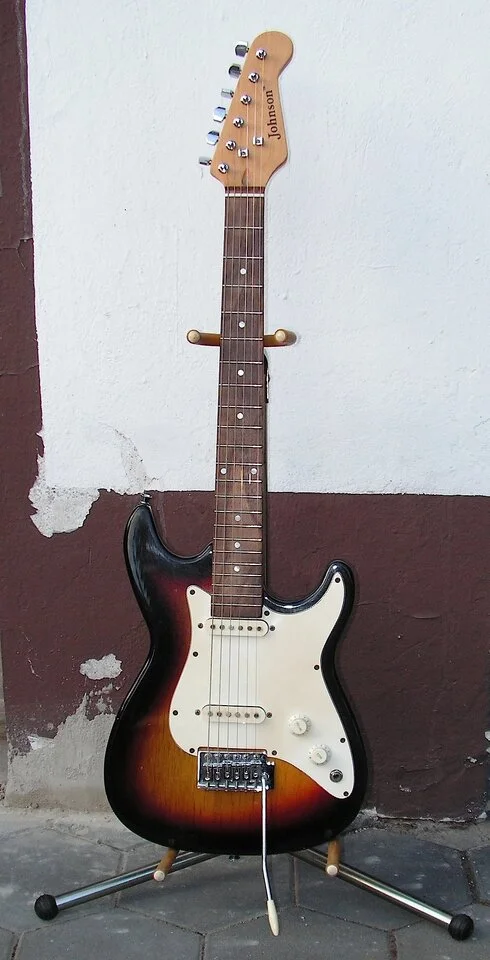 Johnson 3:4 Mini Strat.jpg