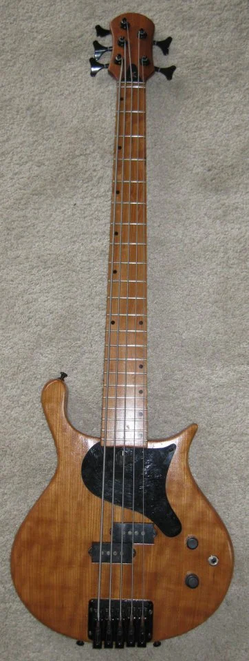 Kaiser 5-string mediumscale (80cm).jpg