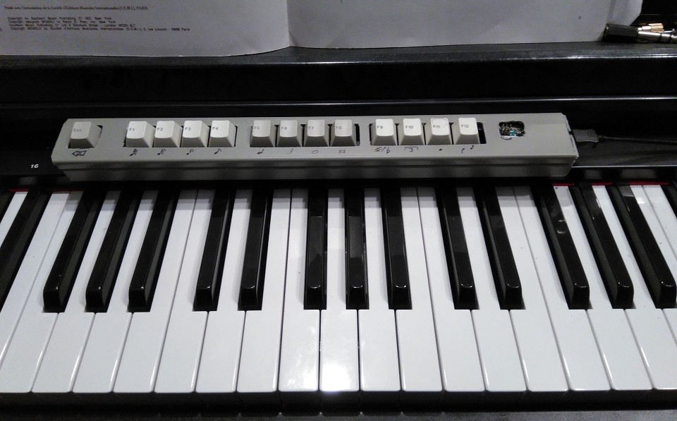 KeyboardAufKeyboard.jpg