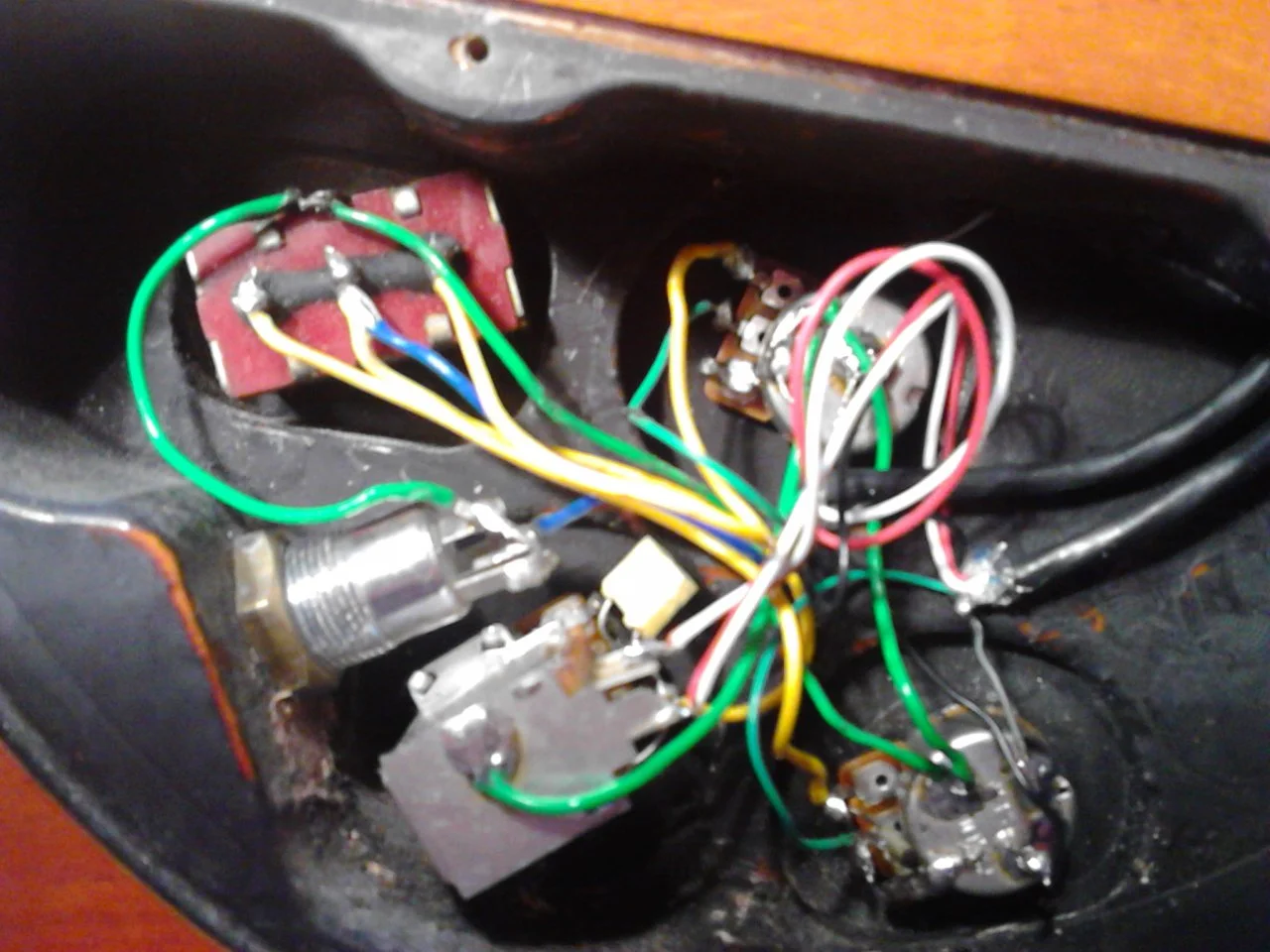 LAG Roxanne Std LH.jpg