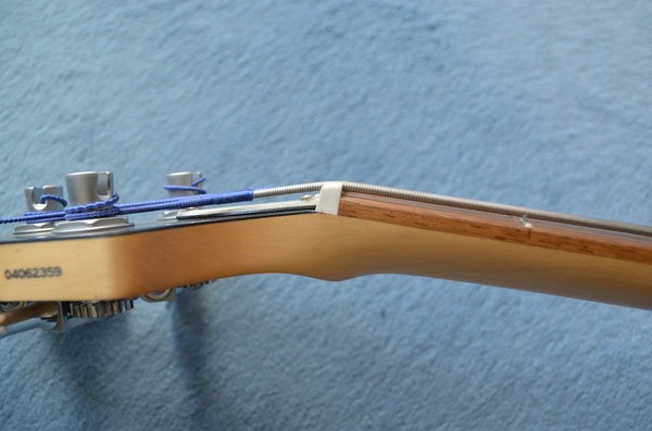 lakland_head.jpg