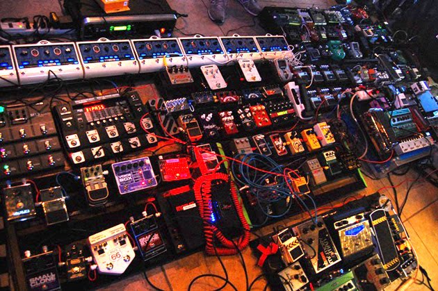 largest-guitar-pedalboard-jpg.270383