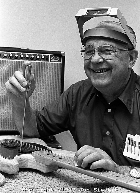 Leo-Fender-01.jpg