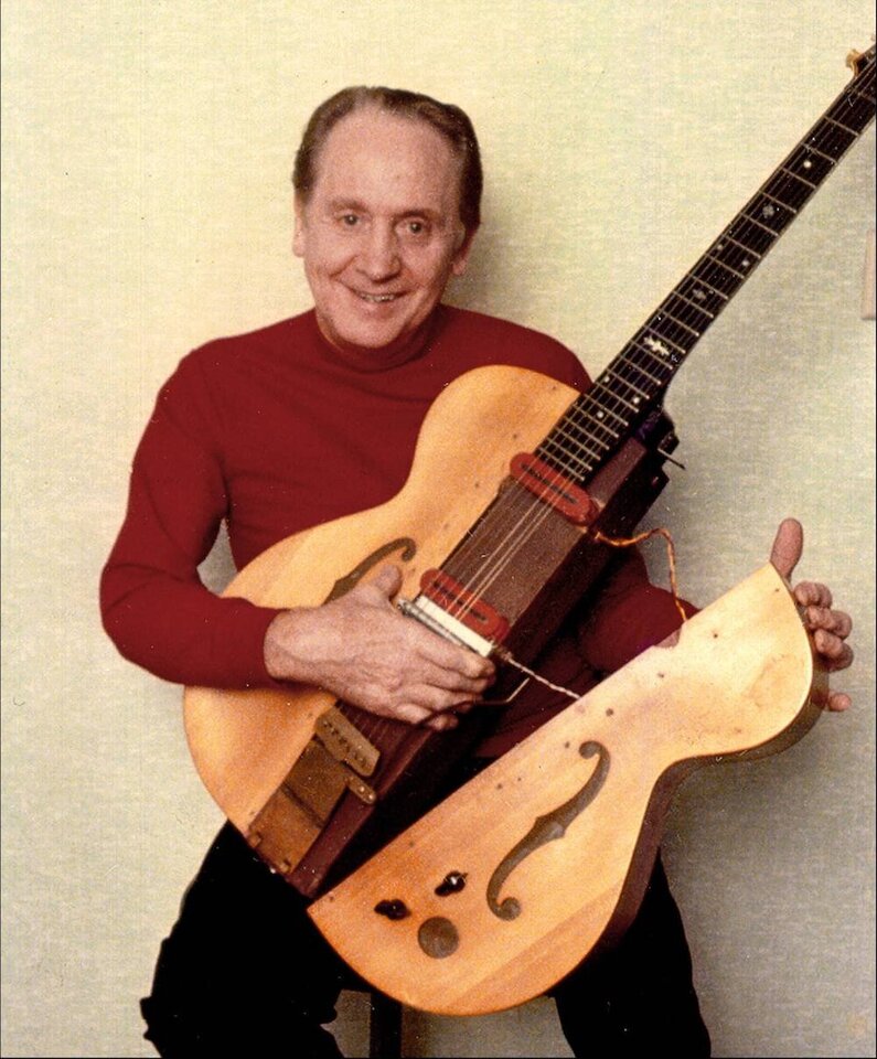 Les+Paul+with+Guitar.jpg