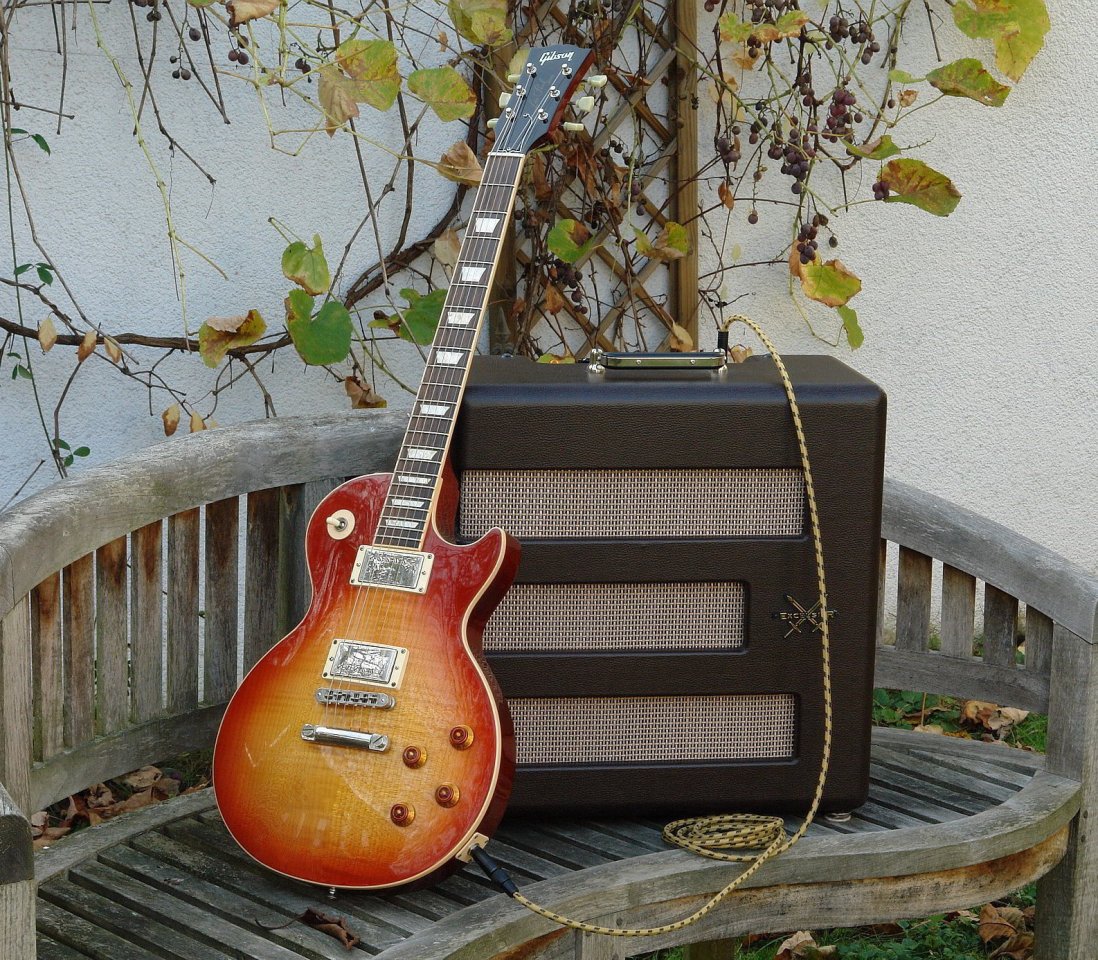 Les_Paul_small.JPG