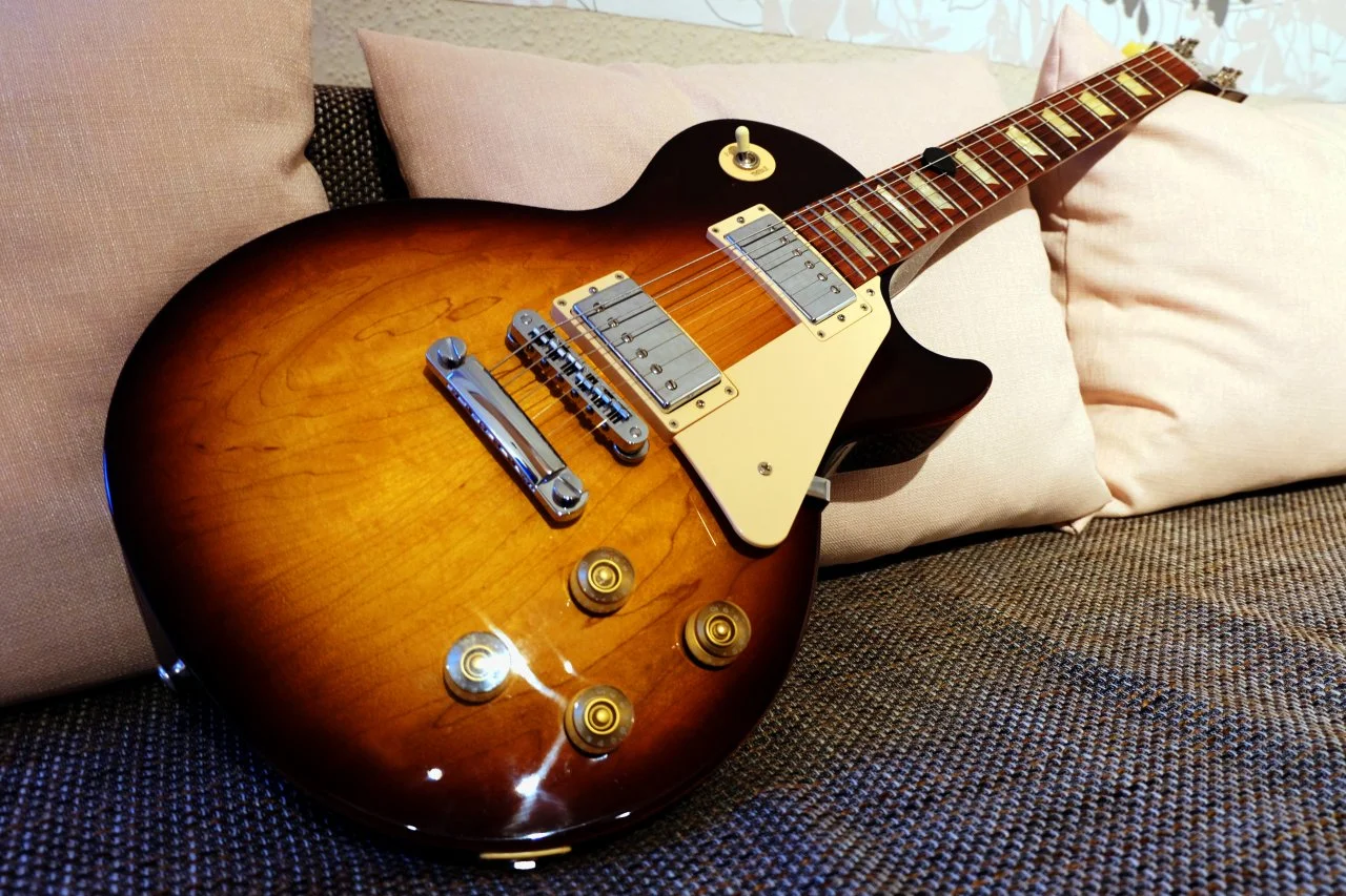LesPaul1.webp