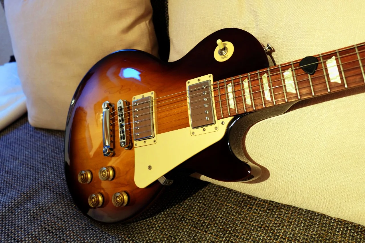 LesPaul2.webp