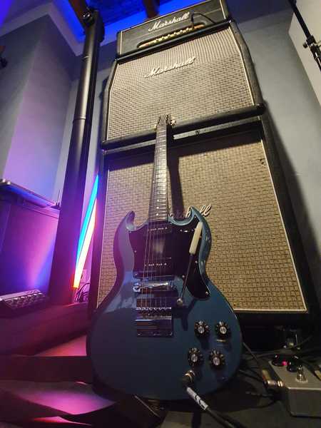 Marshall + Melody Maker .jpg