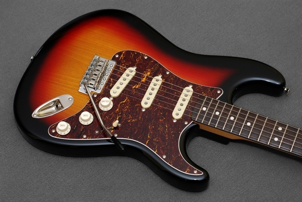 Mittel_Gitarre 231-3a.jpg