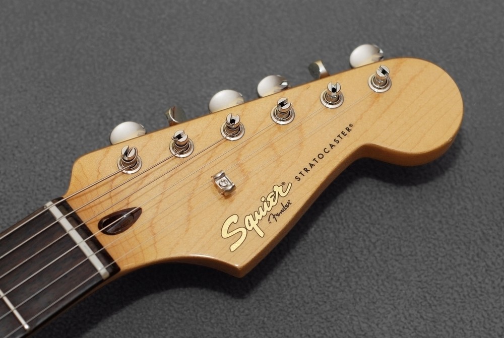 Mittel_Gitarre 234-1a.jpg