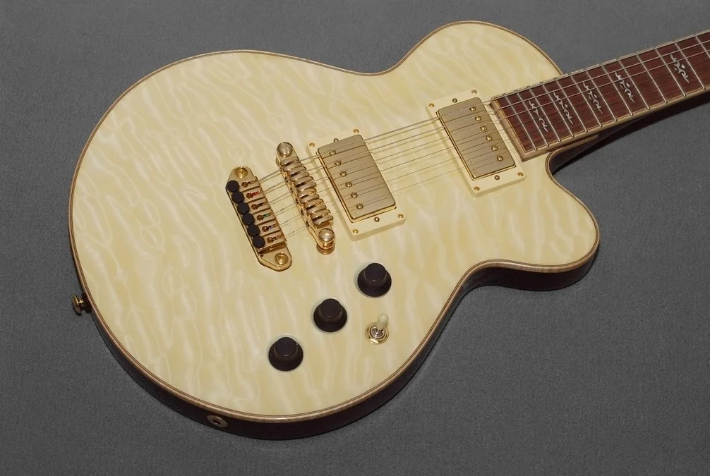 Mittel_Gitarre 270-2.jpg