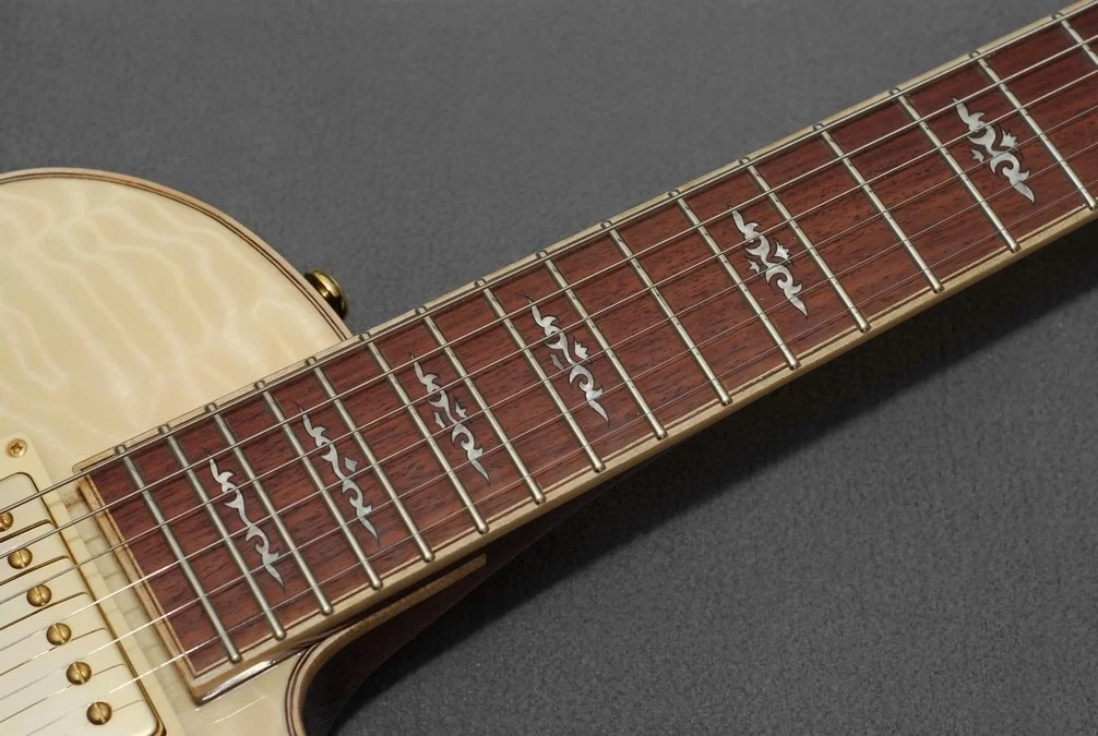 Mittel_Gitarre 270-7.jpg