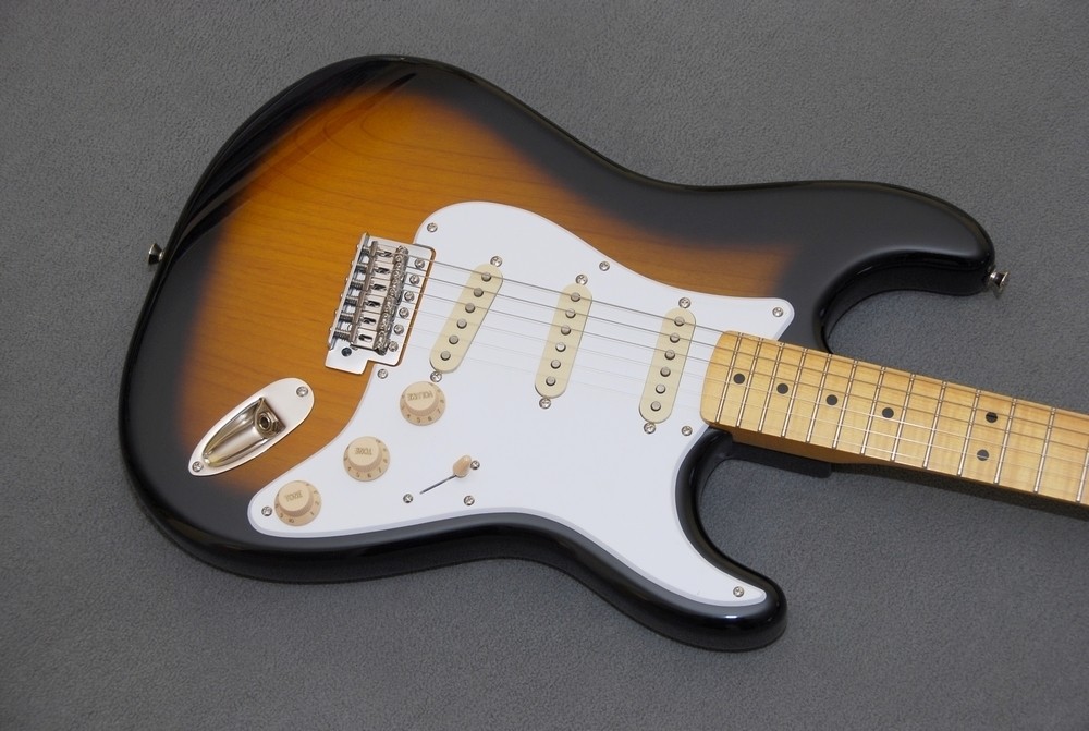 Mittel_Gitarre 306-3.jpg