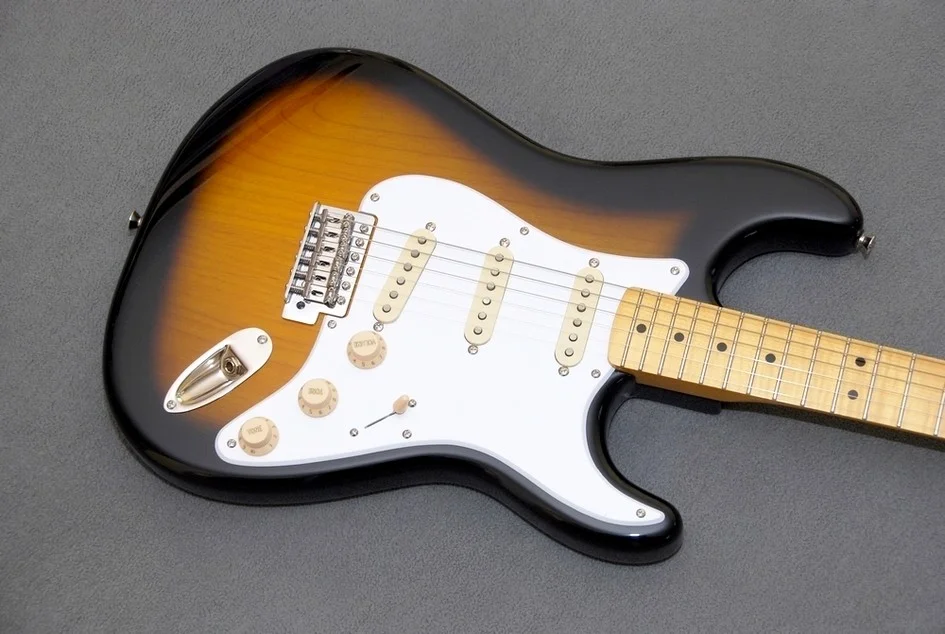 Mittel_Gitarre 306-3.jpg