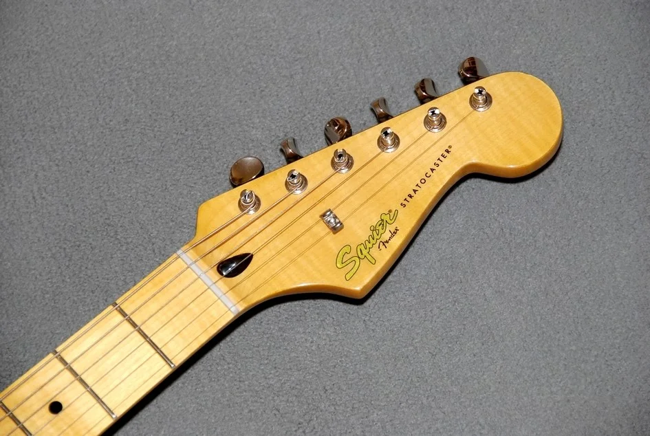 Mittel_Gitarre 308-1.jpg