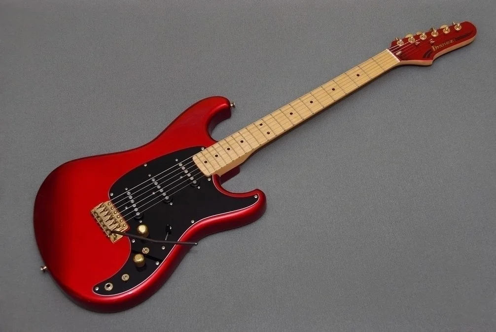 Mittel_Gitarre 353-01.jpg